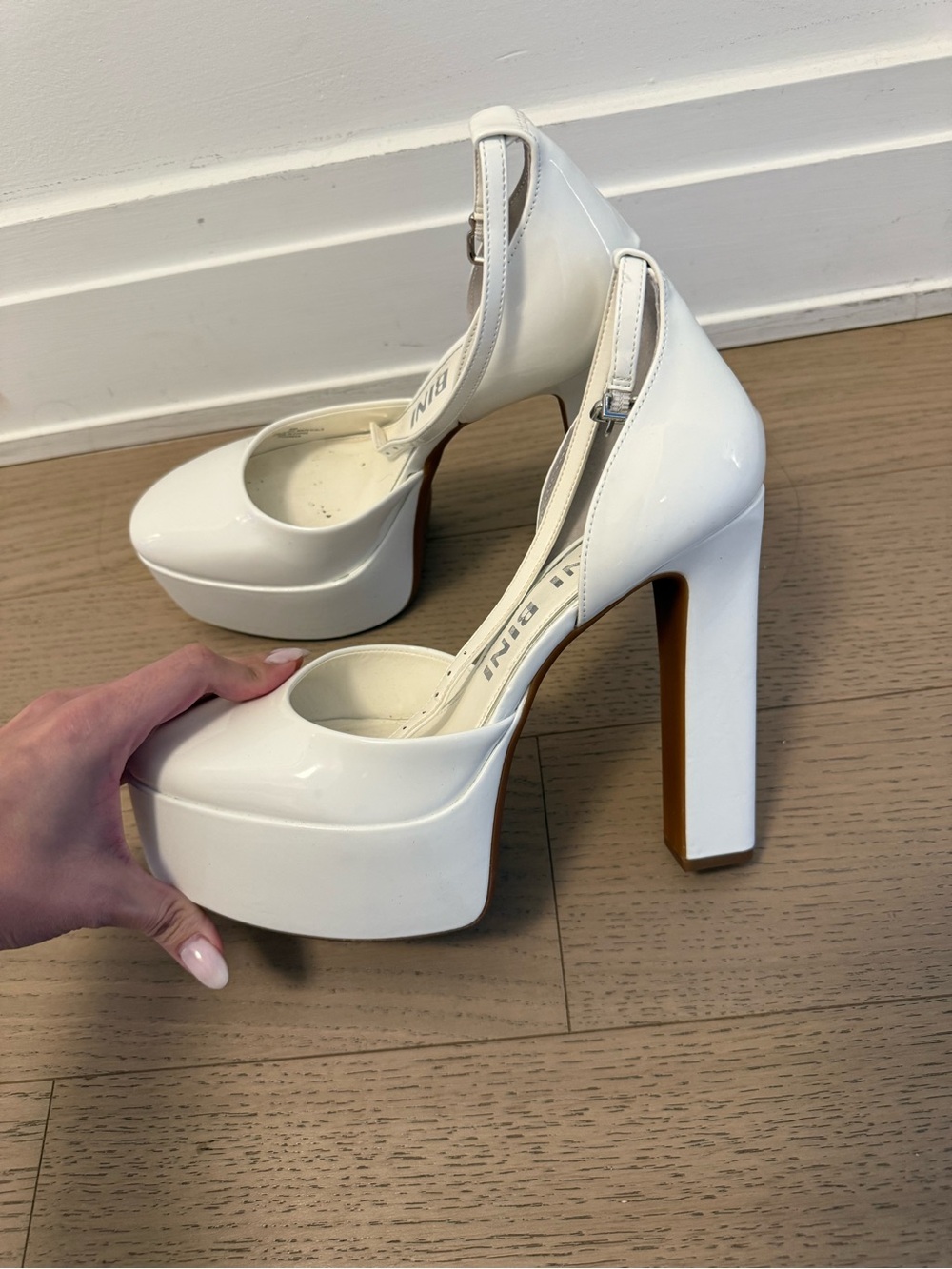 Gianni Bini White Patent Platform Mary Jane Heels